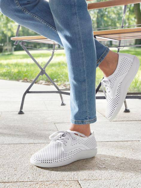 Naturläufer Schnürschuh mit Perforation Artikelnummer: 1827118 Wochenangebot