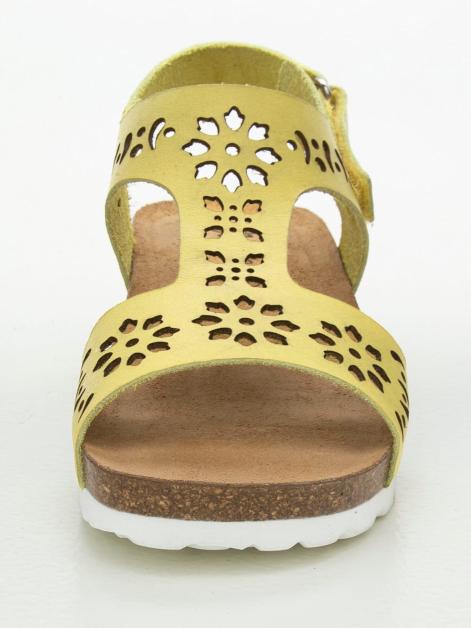 Naturläufer Bio-Keilsandale mit Lasercut im Blumenmuster Artikelnummer: 1828696.00001 Vatertagsangebot