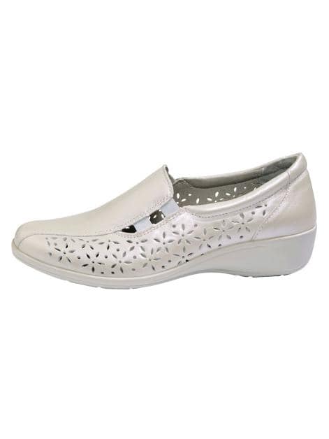 Naturläufer Slipper mit sommerlicher Lochung Artikelnummer: 1559616 im Angebot