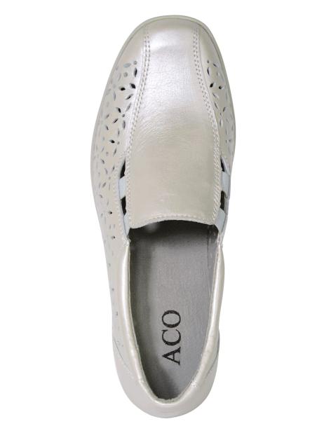 Naturläufer Slipper mit sommerlicher Lochung Artikelnummer: 1559616 im Angebot