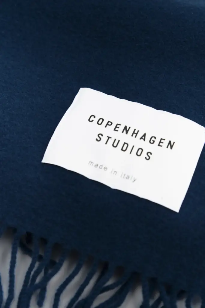 Studio Copenhagen CPH SHAWL 6 wool mix night blue Versandkostenfrei
