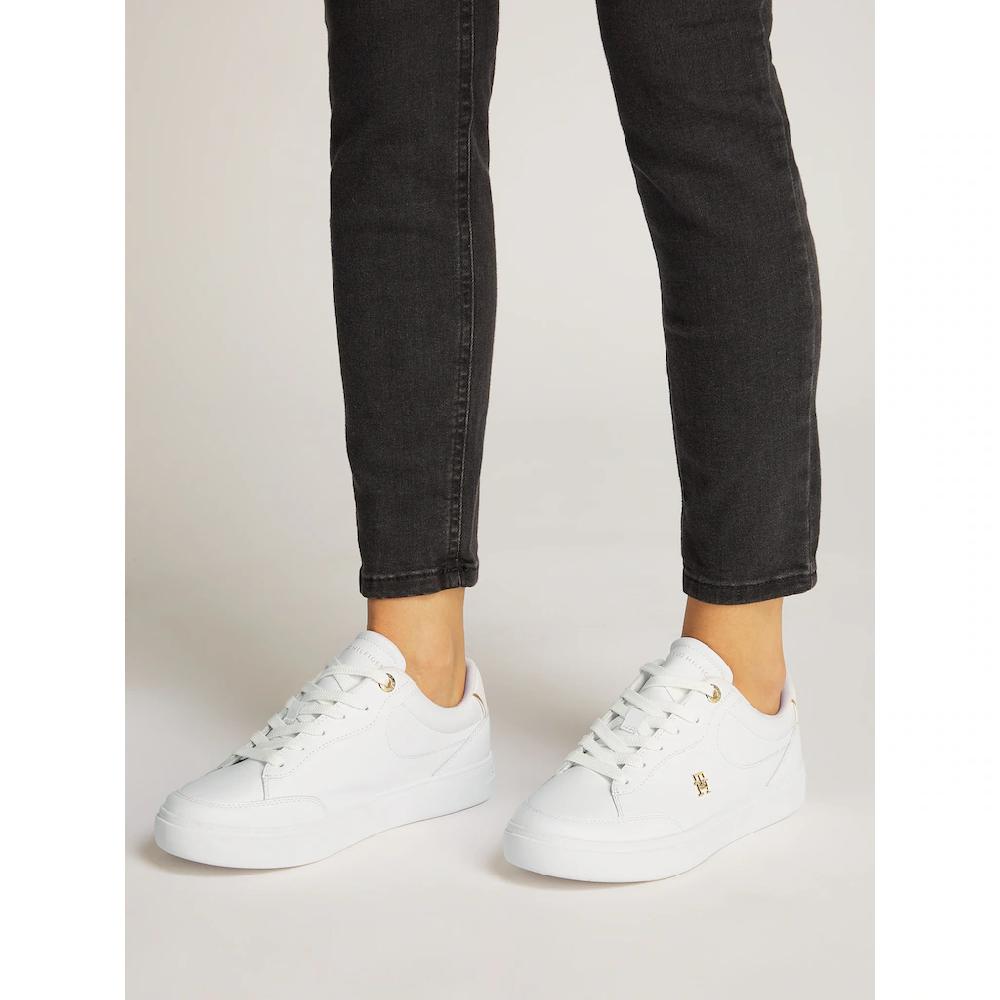 Tommy Hilfiger Plateausneaker »ESSENTIAL CHIC COURT SNEAKER« Freizeitschuh Schnürschuh Halbschuh mit TH-Schmuckelement online kaufen Vierteljährliche Förderung