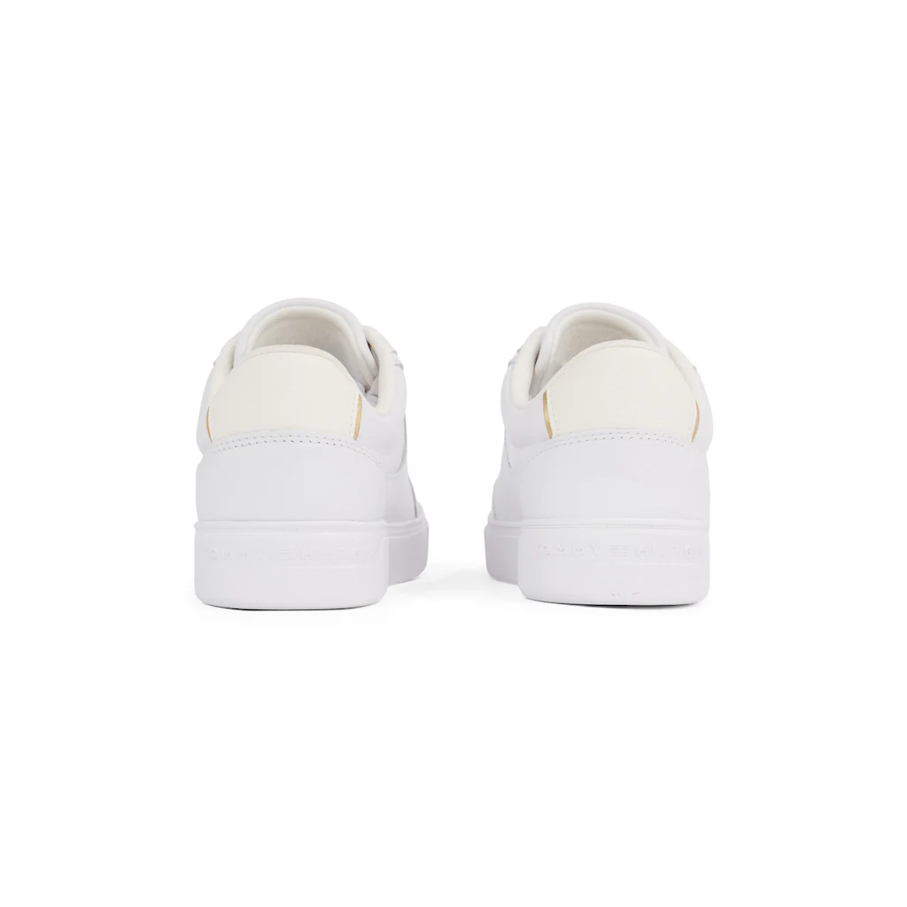 Tommy Hilfiger Plateausneaker »ESSENTIAL CHIC COURT SNEAKER« Freizeitschuh Schnürschuh Halbschuh mit TH-Schmuckelement online kaufen Vierteljährliche Förderung