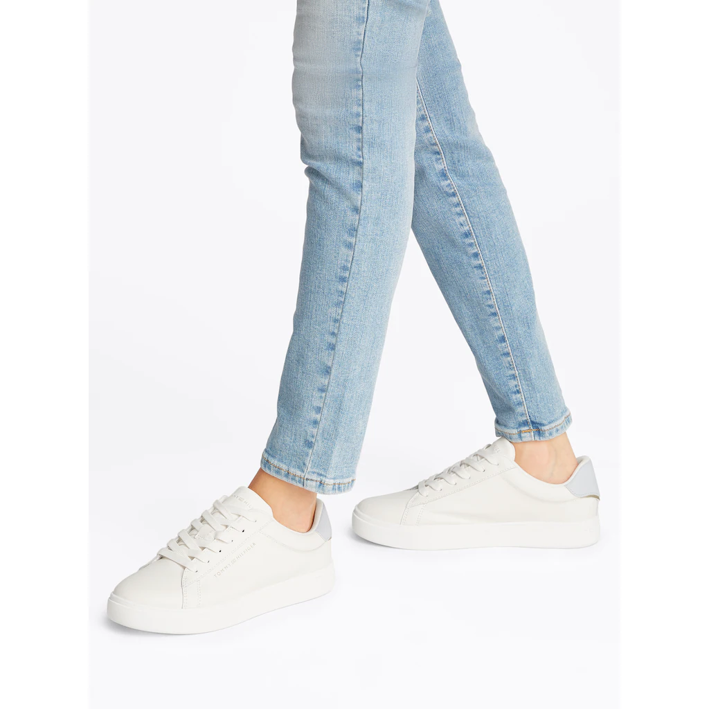 Tommy Hilfiger Plateausneaker »ESSENTIAL COURT SNEAKER« Freizeitschuh Halbschuh Schnürschuh mit Logoschriftzug online bestellen Muttertagsangebot