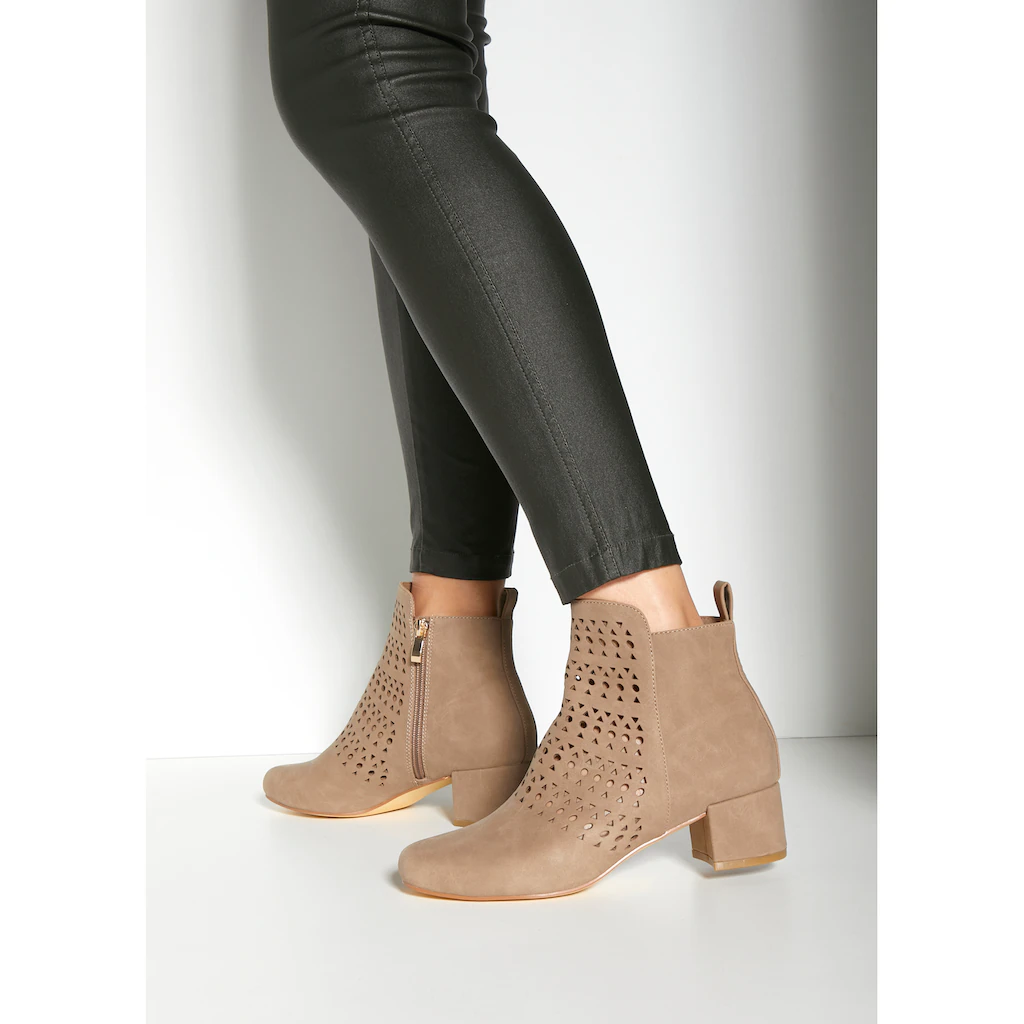 LASCANA Stiefelette Stiefel Boots mit kleinen Cut-Outs VEGAN online kaufen Tägliche Deals