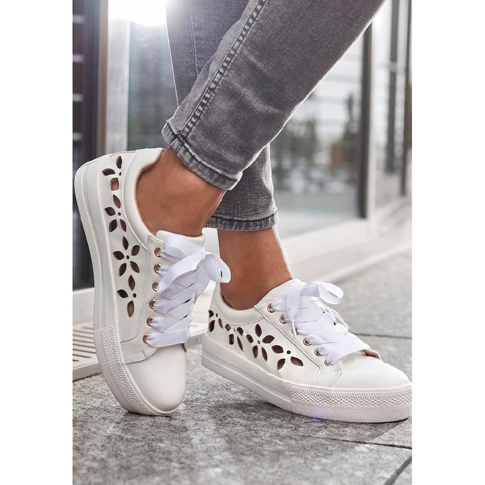 LASCANA Sneaker mit kleinen Cut-Outs Schnürhalbschuhe Freizeitschuhe VEGAN ▷ für Super Sparpreis