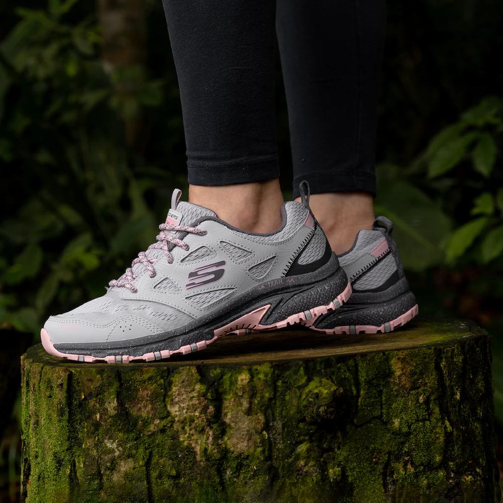 Skechers Sneaker »HILLCREST PURE ESCAPADE« im Materialmix Freizeitschuh Halbschuh Schnürschuh bestellen Kauf eins, bekomm eins gratis