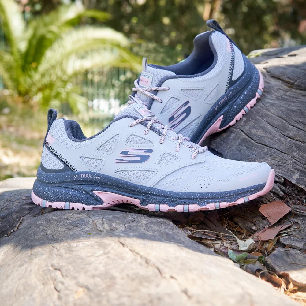 Skechers Sneaker »HILLCREST PURE ESCAPADE« im Materialmix Freizeitschuh Halbschuh Schnürschuh bestellen Kauf eins, bekomm eins gratis